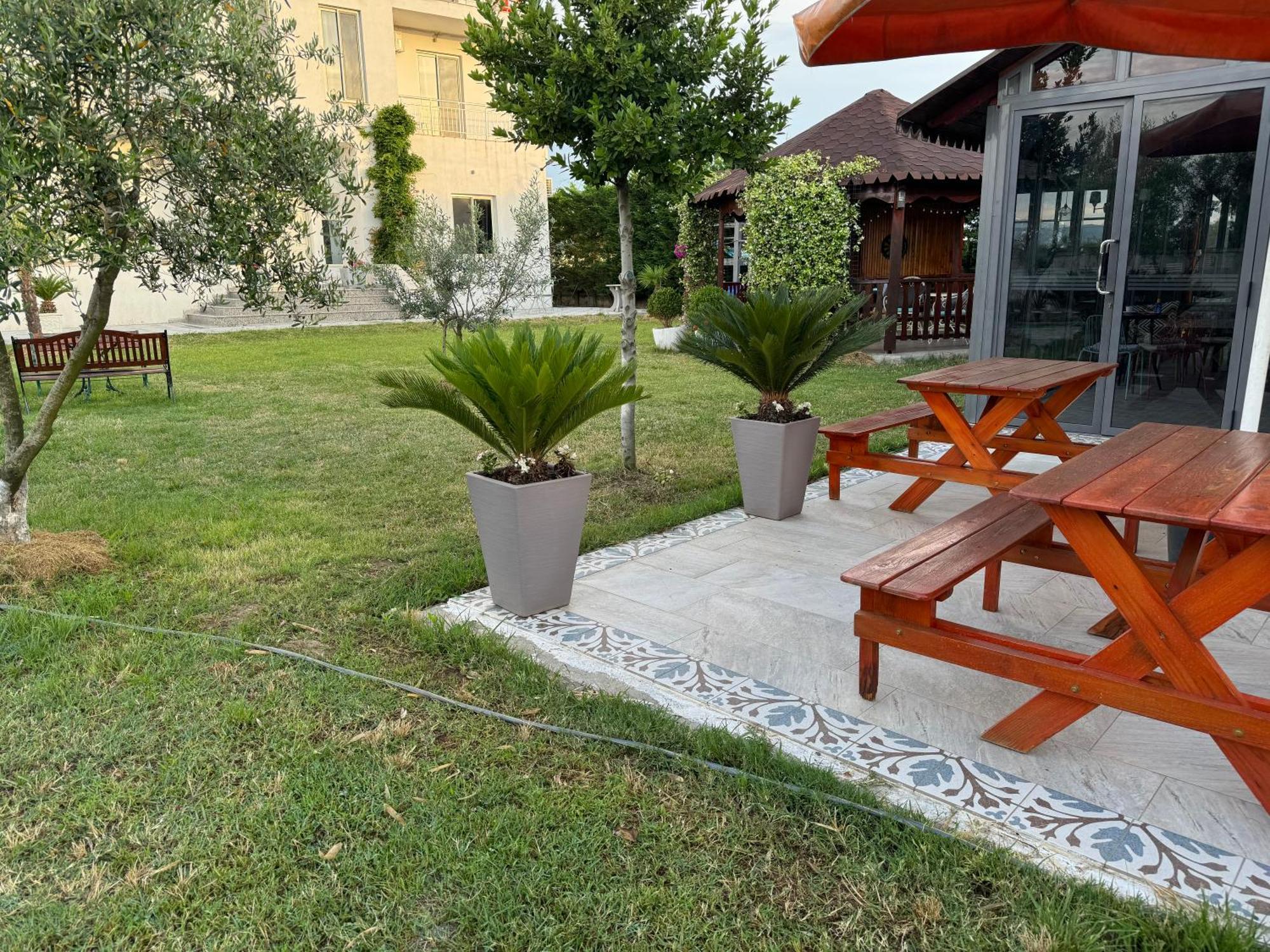 Kunevain Guest House Lezhë Dış mekan fotoğraf